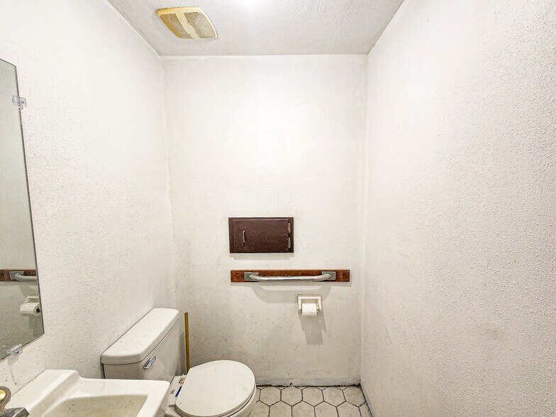 More Photos Of 11121 SE 53rd Ct, Belleview Medical For Sale