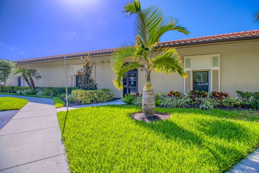 More Photos Of 4857 Palm Beach Blvd, Fort Myers Office For Lease