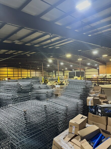 More Photos Of 1301 Industrial Park Rd, Mountain Grove Warehouse For Lease