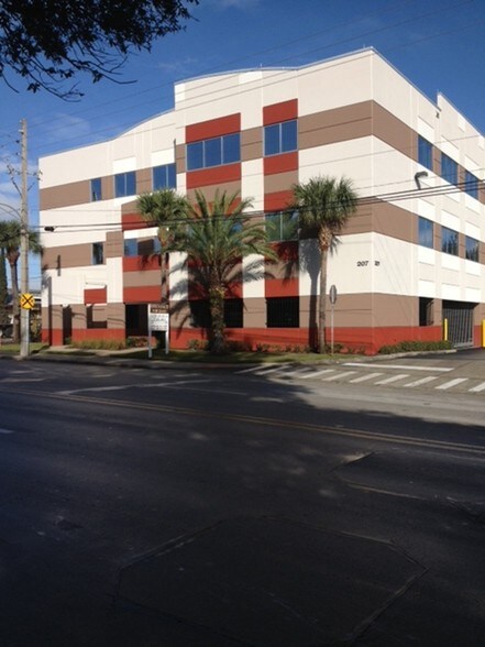 More Photos Of 207 W Gore St, Orlando Medical For Lease