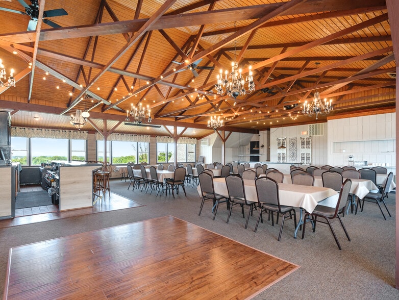 More Photos Of 2973 N Il Route 71, Ottawa Restaurant For Sale