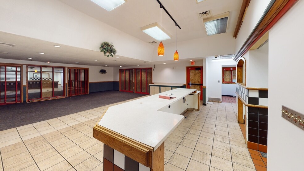 More Photos Of 3406 SW Topeka Blvd, Topeka Restaurant For Lease