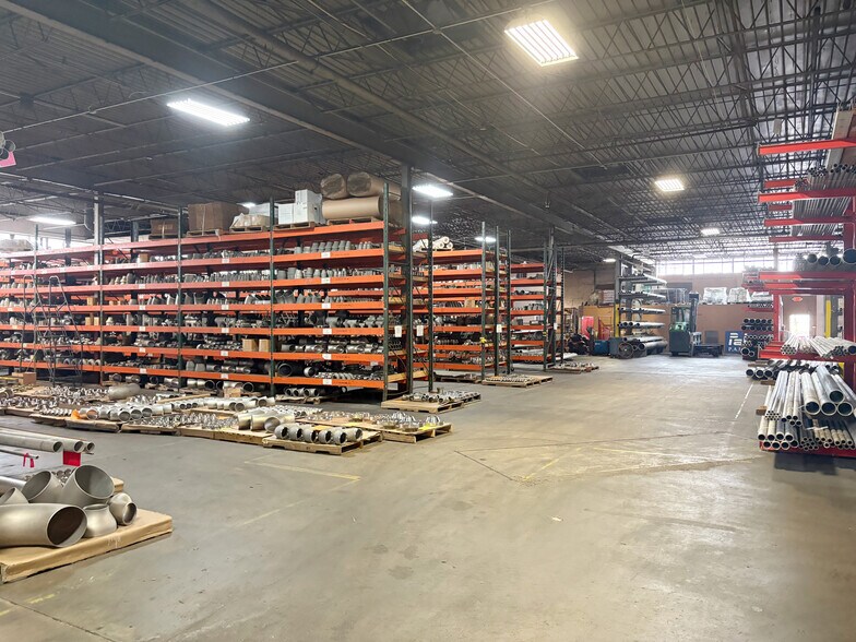 More Photos Of 6626 Gulf Fwy, Houston Warehouse For Sale