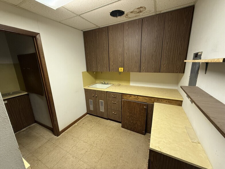 More Photos Of 901 E Tahoka Rd, Brownfield Office For Sale