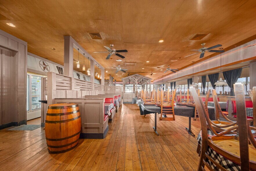 More Photos Of 413 Wilson Ave, Tullahoma Restaurant For Sale