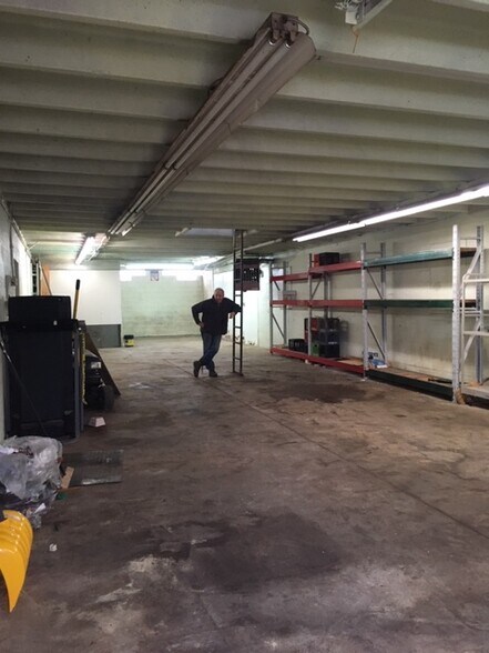 More Photos Of 175 W Main St, Amsterdam Auto Repair For Sale