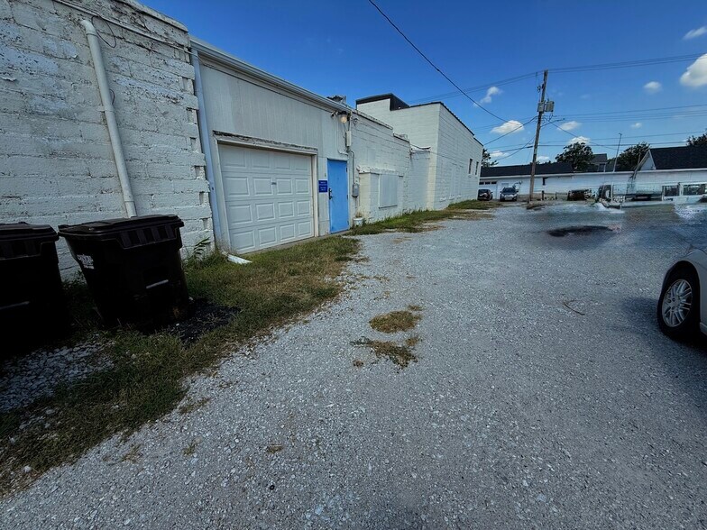 More Photos Of 2322-2324 O St, Lincoln Storefront For Sale