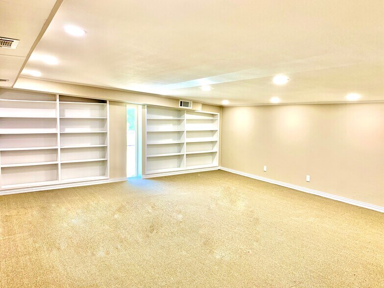 More Photos Of 401 US Highway 281, Wichita Falls Unknown For Lease