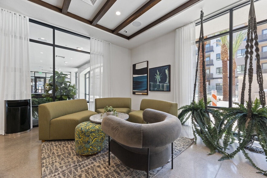 More Photos Of 2040-2060 N Scottsdale Rd, Scottsdale Apartments For Lease