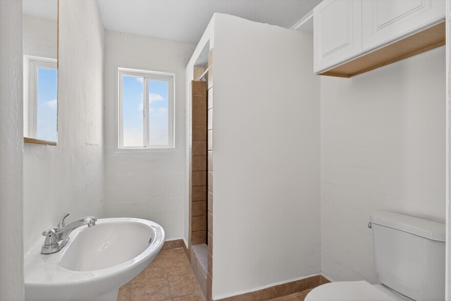 More Photos Of 66185 Acoma Ave, Desert Hot Springs Apartments For Sale