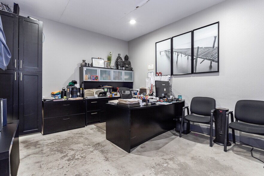 More Photos Of 669 Arroyo St, San Fernando Manufacturing For Sale