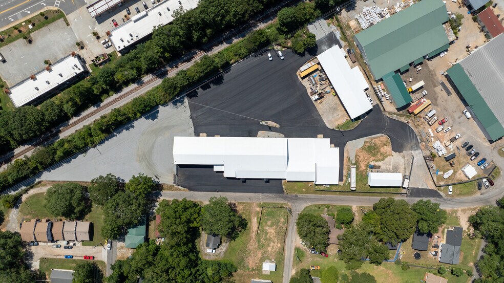 More Photos Of 5 Haynie St, Newnan Warehouse For Lease