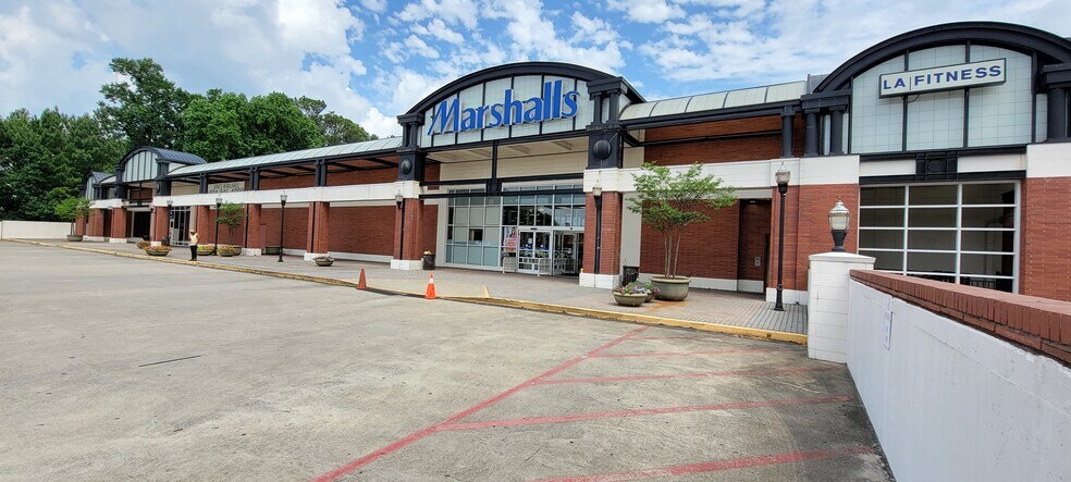 More Photos Of 3232 Peachtree Rd NE, Atlanta Unknown For Lease