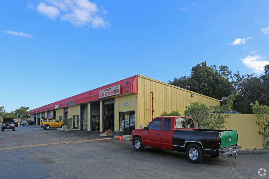 More Photos Of 2450 S Military Trl, West Palm Beach Auto Repair For Lease