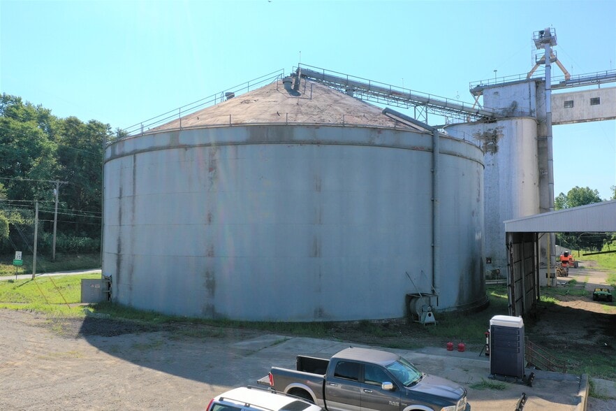 More Photos Of 945 Mill Rd, Loudonville Industrial For Sale