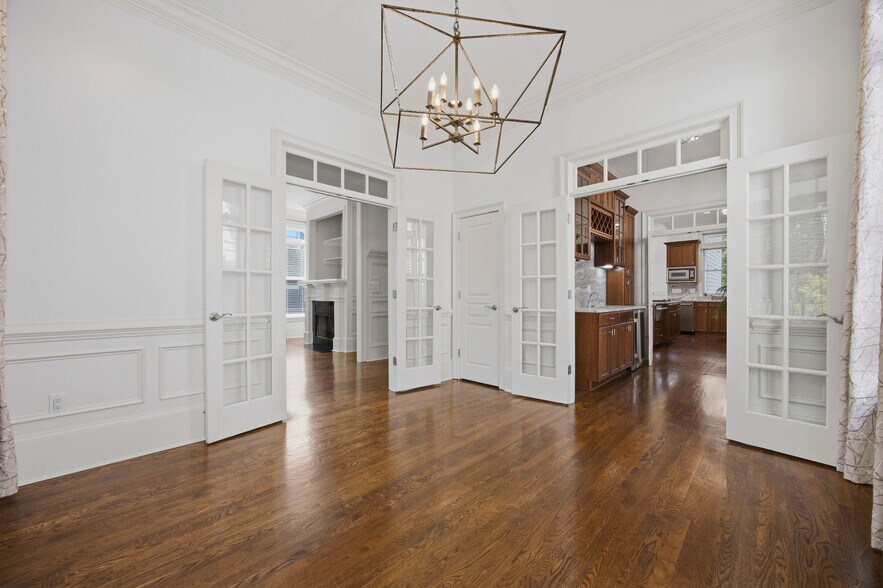 More Photos Of 574 East Ave NE, Atlanta Specialty For Sale
