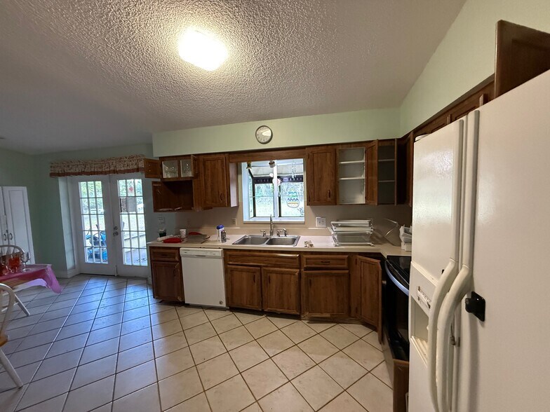 More Photos Of 39106 Grays Airport Rd, Lady Lake Assisted Living For Sale