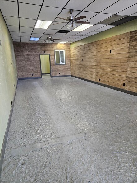 More Photos Of 4139 W Bell Rd, Phoenix Unknown For Lease