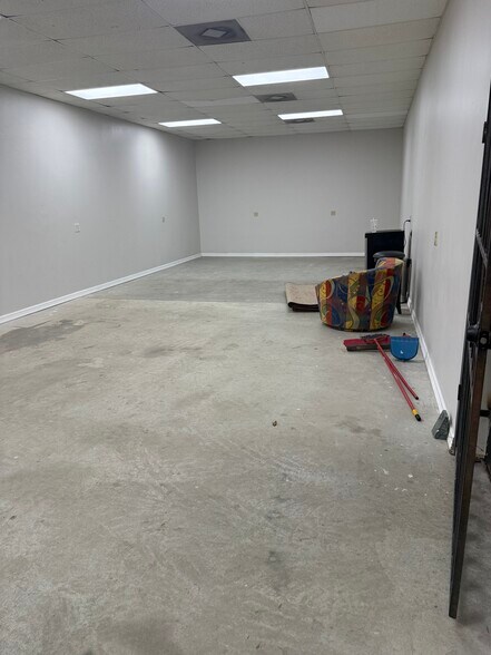 More Photos Of 1020 S Quaker Ave, Tulsa Warehouse For Lease