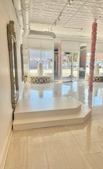 More Photos Of 5037 Union St, Union City Storefront For Sale