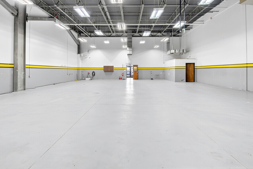 More Photos Of 3155 Chambers Rd, Aurora Flex For Sale