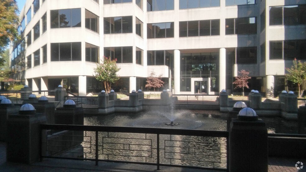 More Photos Of 2600 Thousand Oaks Blvd, Memphis Office For Lease