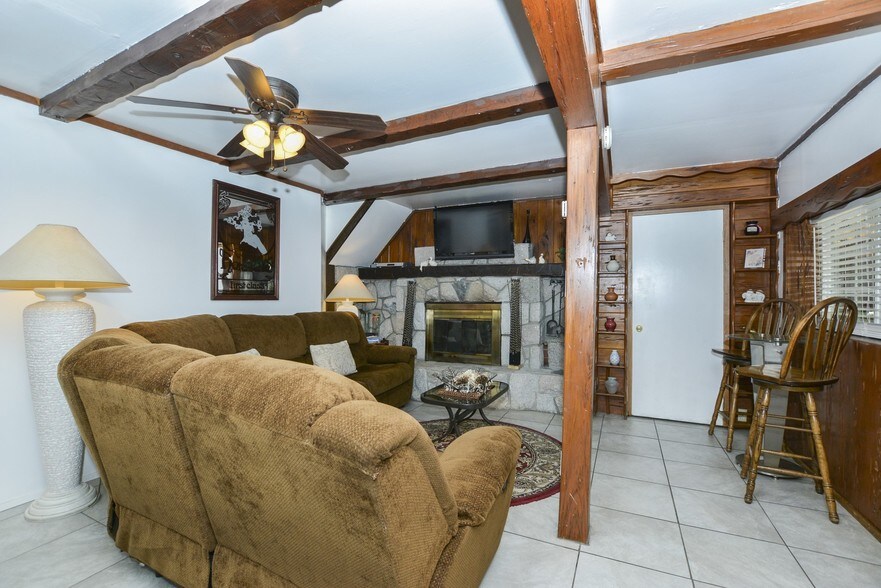 More Photos Of 27992 Rainbow Dr, Lake Arrowhead Hotel For Sale