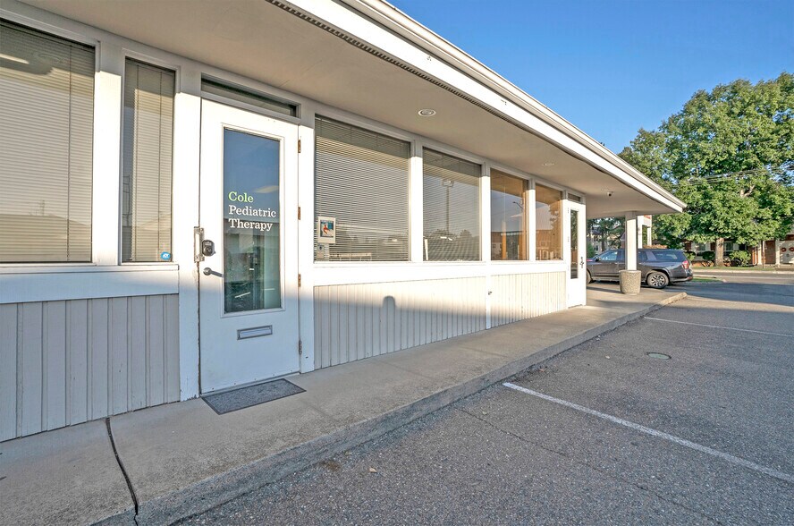 More Photos Of 9124 Gravelly Lake Dr SW, Lakewood Office For Sale