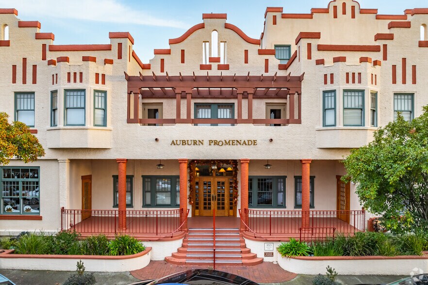 More Photos Of 853 Lincoln Way, Auburn Freestanding For Lease