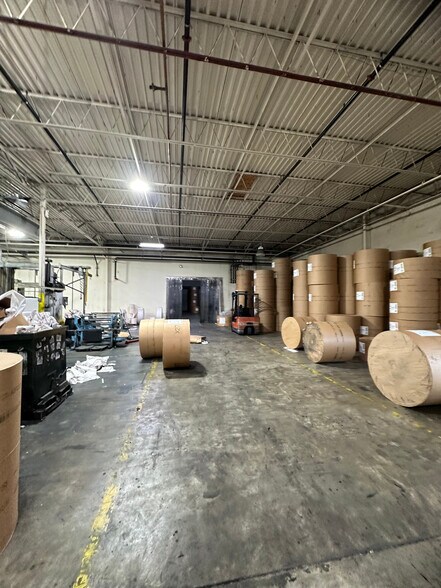 More Photos Of 311 W Central, Valdosta Manufacturing For Sale