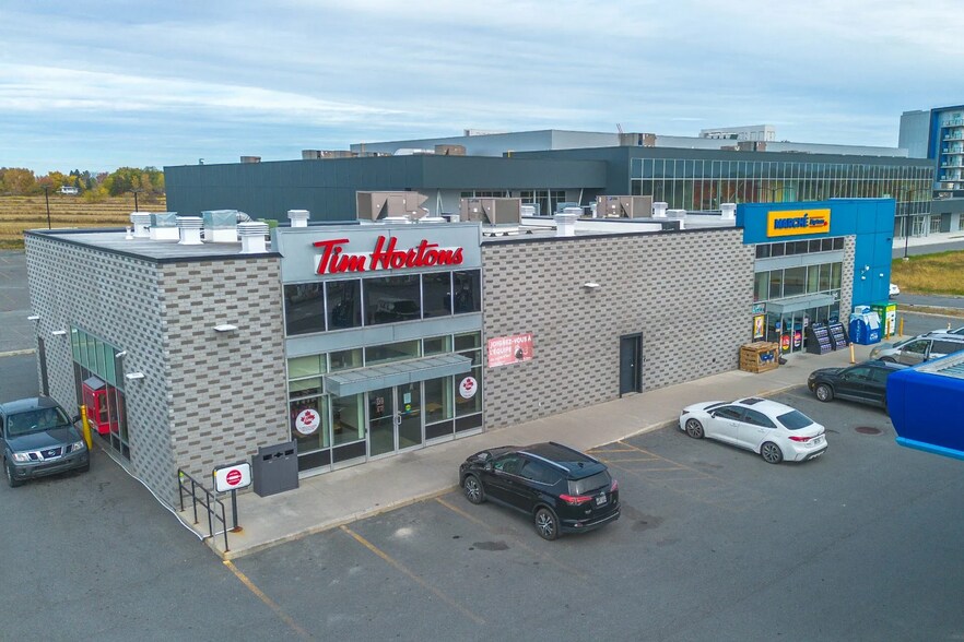More Photos Of 265 Rue De L'industrie, Beloeil General Retail For Sale