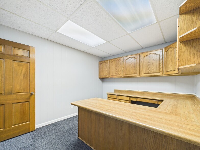 More Photos Of 427 Memorial Dr, Greenville Office For Lease