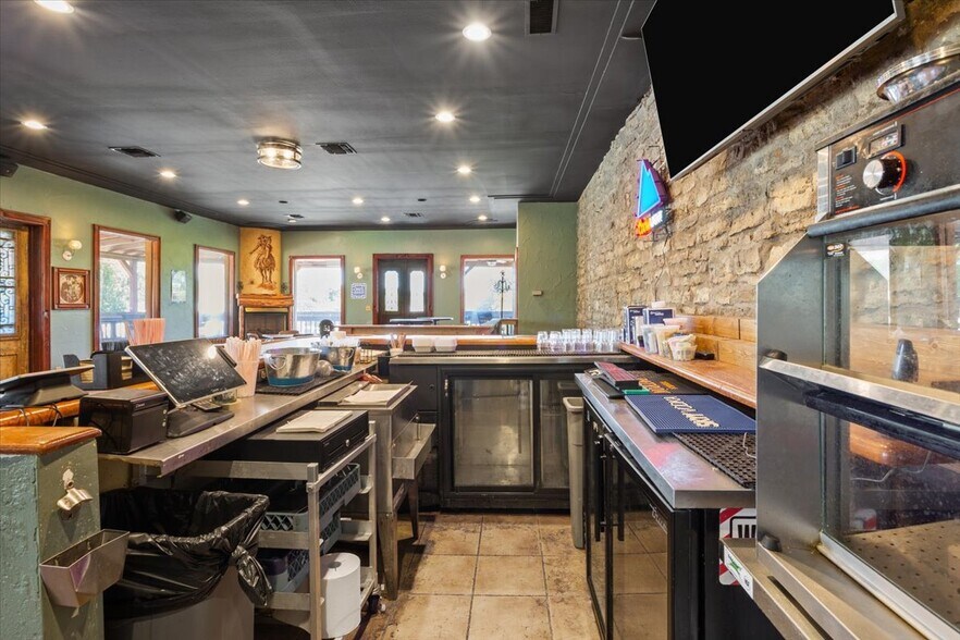 More Photos Of 128 N Pecan, Hico Restaurant For Sale