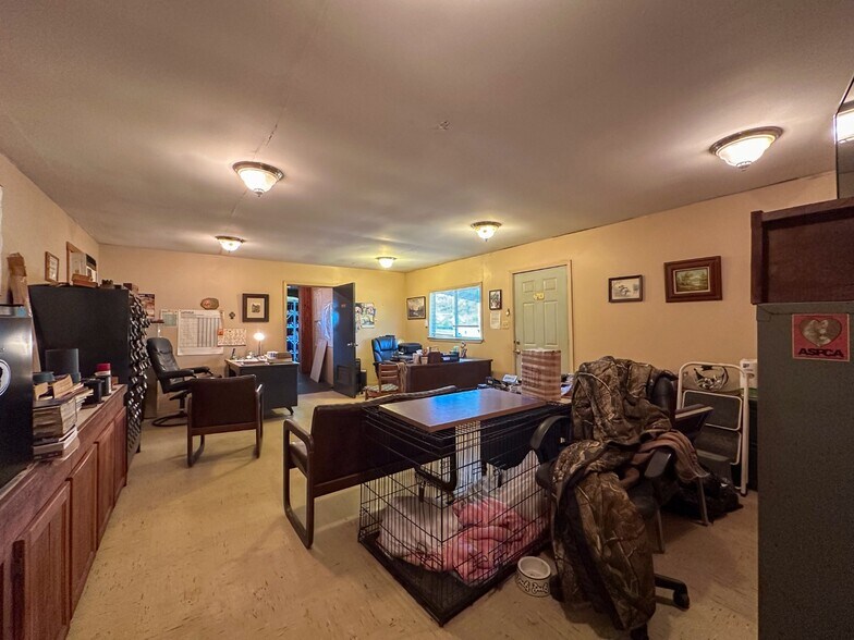 More Photos Of 4133 Loop 343, Rusk Manufacturing For Sale