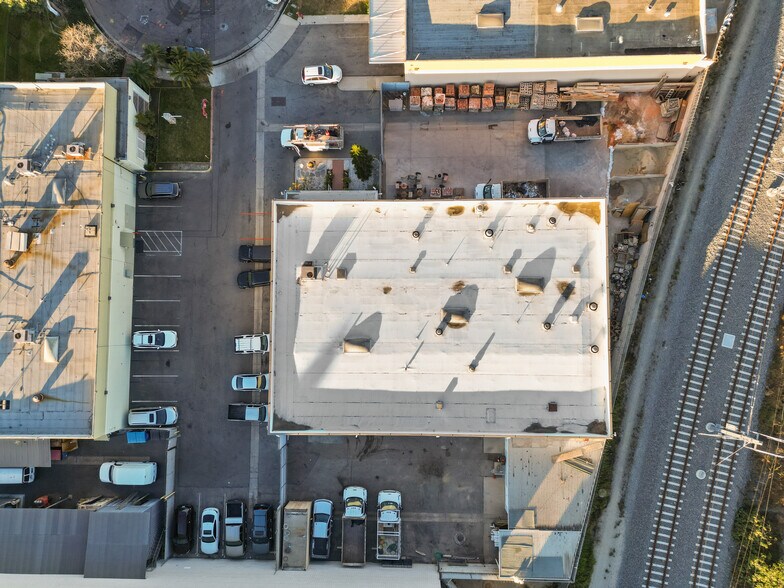 More Photos Of 2221 Cape Cod Way, Santa Ana Manufacturing For Sale