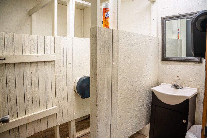 More Photos Of 1002 Old 66 Rd, Hydro Land For Sale
