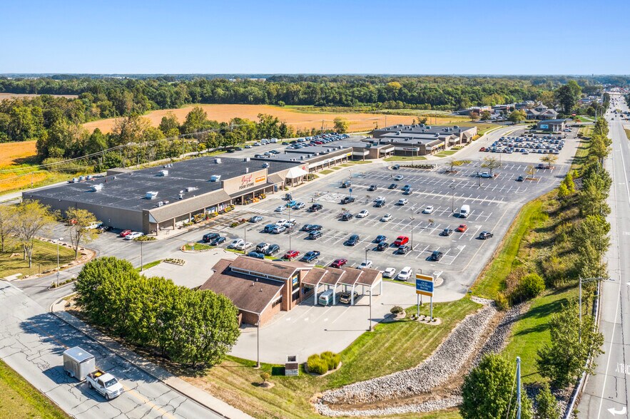 More Photos Of 4290 W Jonathan Moore Pike, Columbus Unknown For Lease