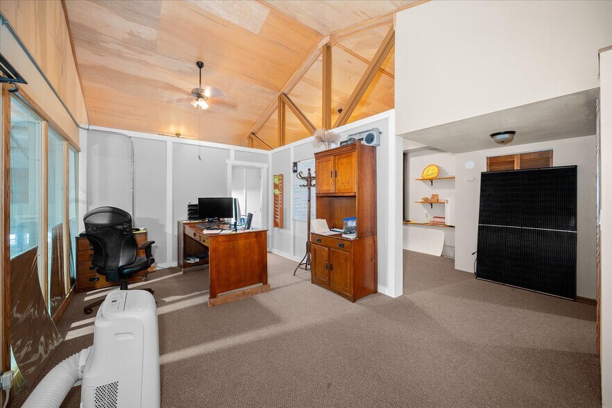 More Photos Of 17220 E Cowley Ave, Spokane Valley Warehouse For Sale