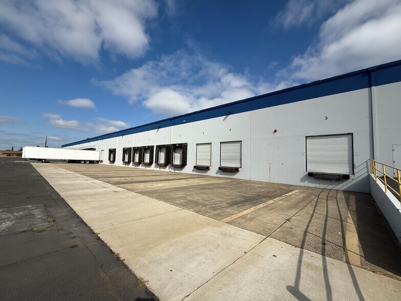 More Photos Of 7728 Wilbur Way, Sacramento Warehouse For Lease