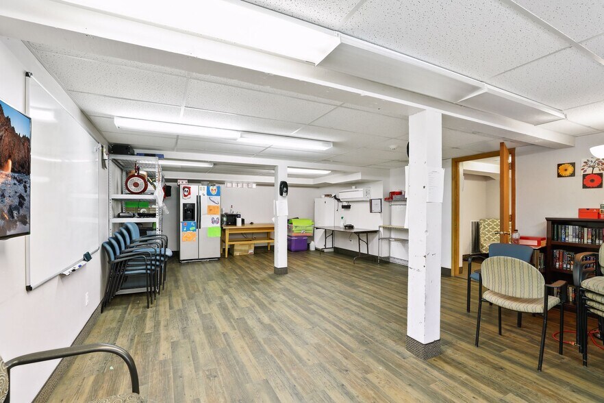 More Photos Of 800 N 42nd Ave, Minneapolis Medical For Lease