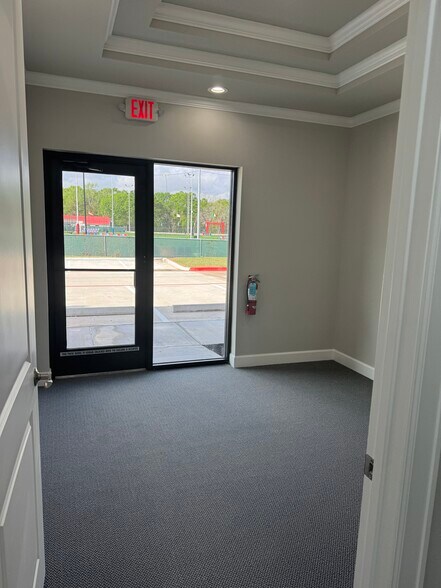 More Photos Of 26717 Westheimer Pky, Katy Unknown For Lease