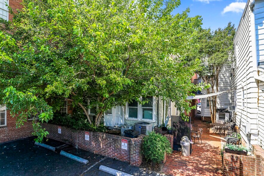 More Photos Of 3 E Market St, Leesburg Office For Sale
