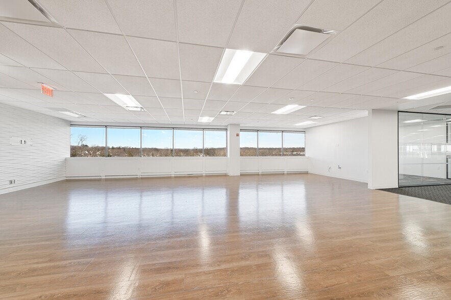 More Photos Of 1266 E Main St, Stamford Office For Lease