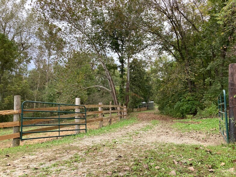 More Photos Of 22413 Highway C, Lawson Specialty For Sale