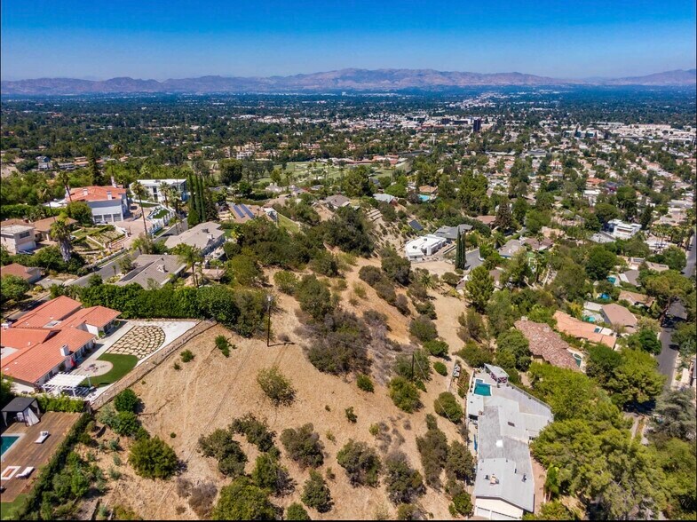 More Photos Of 4551 Lindley Ave, Tarzana Land For Sale