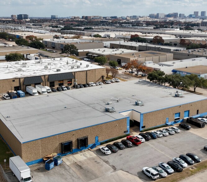 More Photos Of 1900 Surveyor Blvd, Carrollton Warehouse For Lease