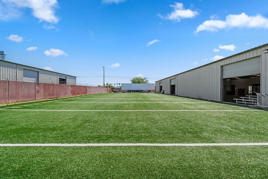More Photos Of 417 Galaxy Way, Modesto Warehouse For Sale