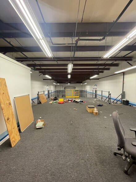 More Photos Of 4333 Silver Star Rd, Orlando Warehouse For Lease