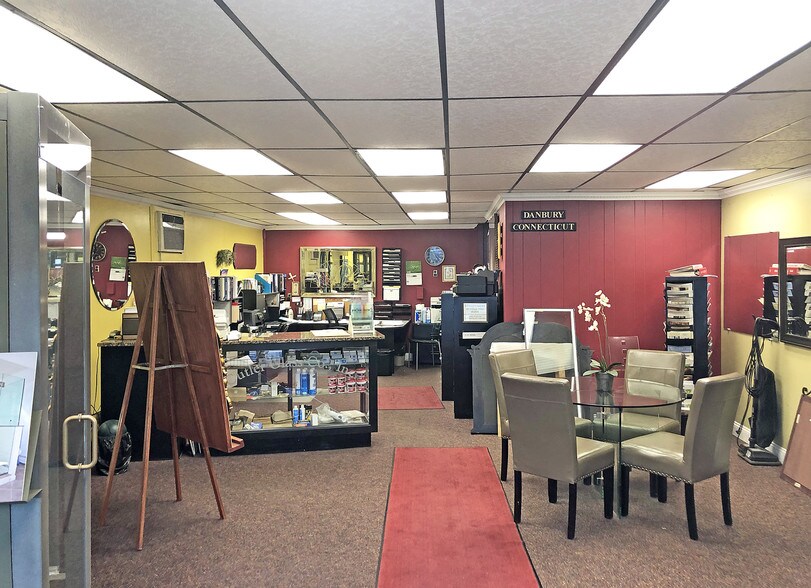 More Photos Of 46 Shalvoys Ln, Danbury Industrial For Sale