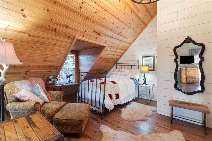 More Photos Of 1387 County Road 306, Berryville Hospitality For Sale